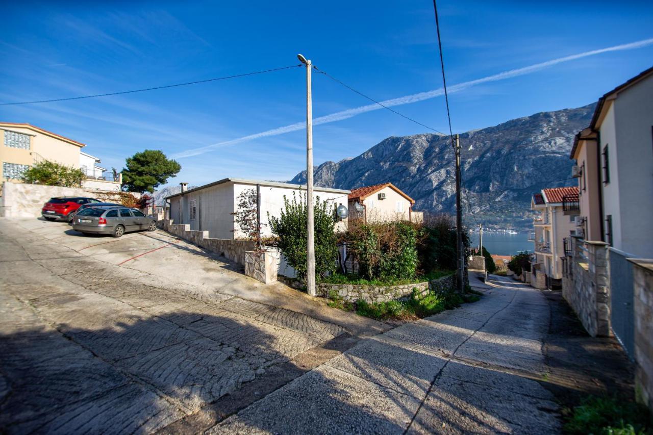 Appartamento Lana Prčanj Esterno foto